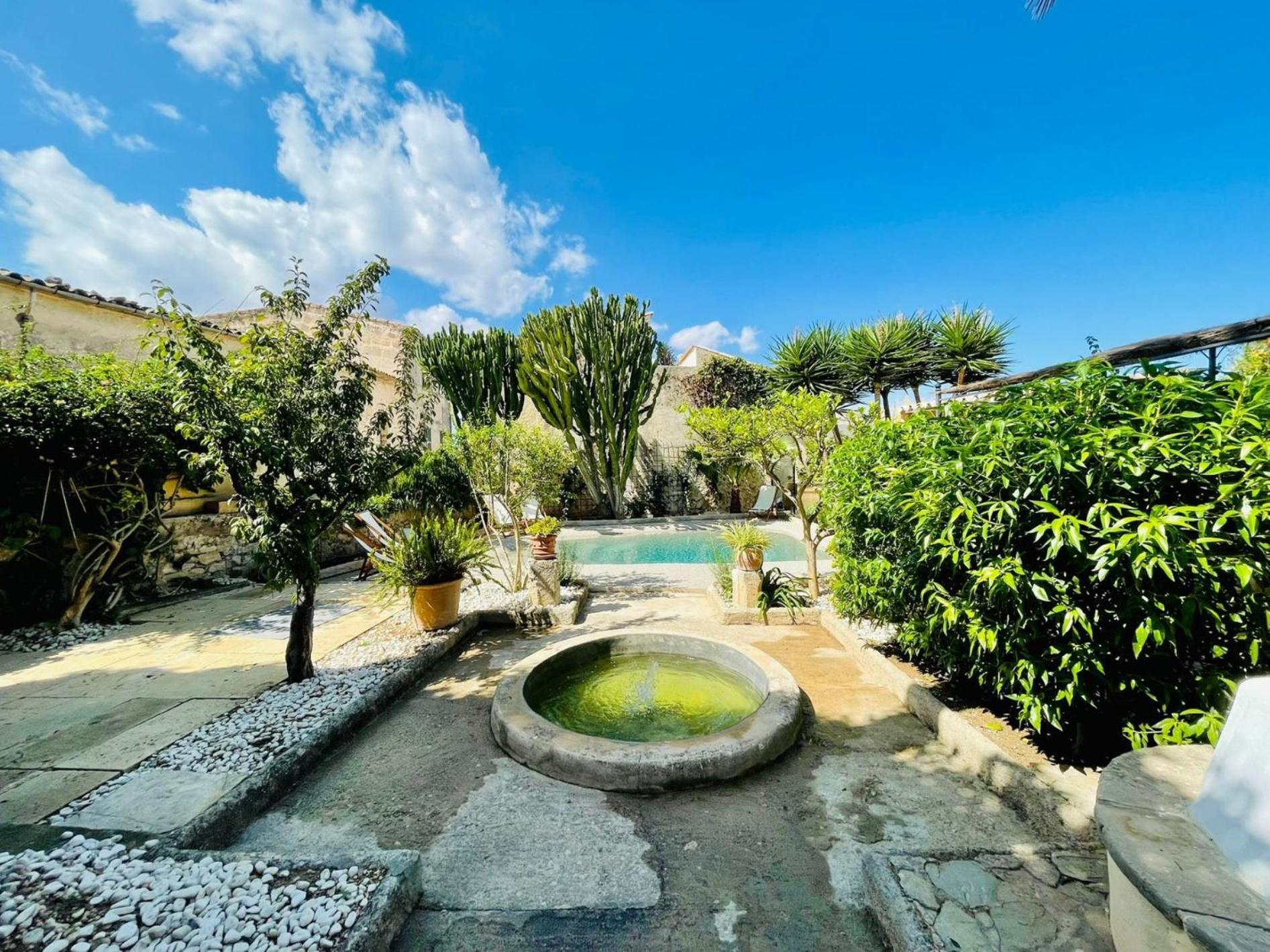 Leon De Sineu Villa Exterior photo